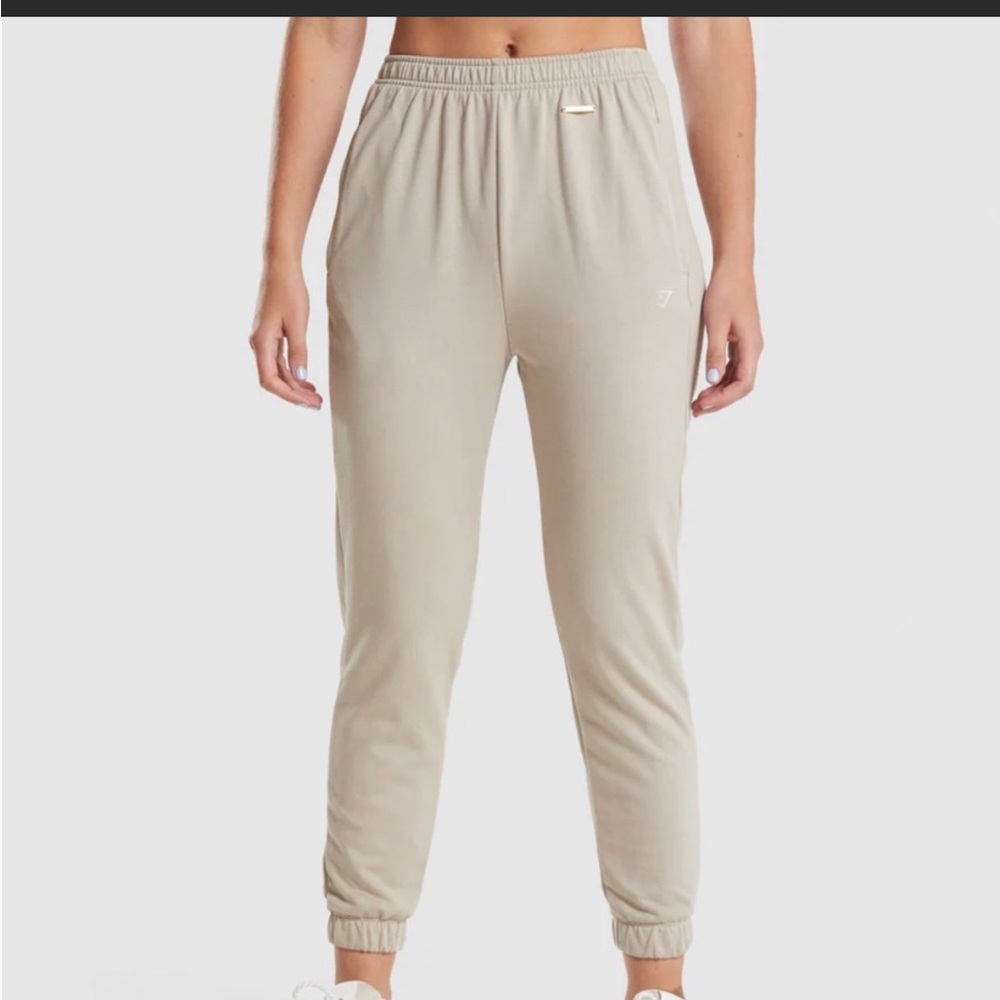 Whitney Simmons Loose Joggers / sweatpants